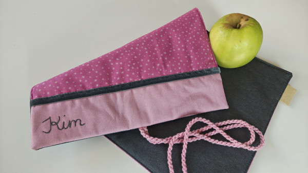 Frühstücksunterlage STERNCHEN FUCHSIA mit Namen in BIO-Qualität