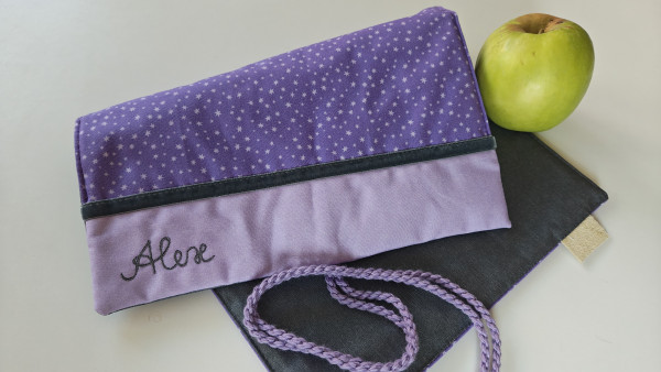 Frühstücksunterlage STERNCHEN PURPURVIOLETT mit Namen in BIO-Qualität